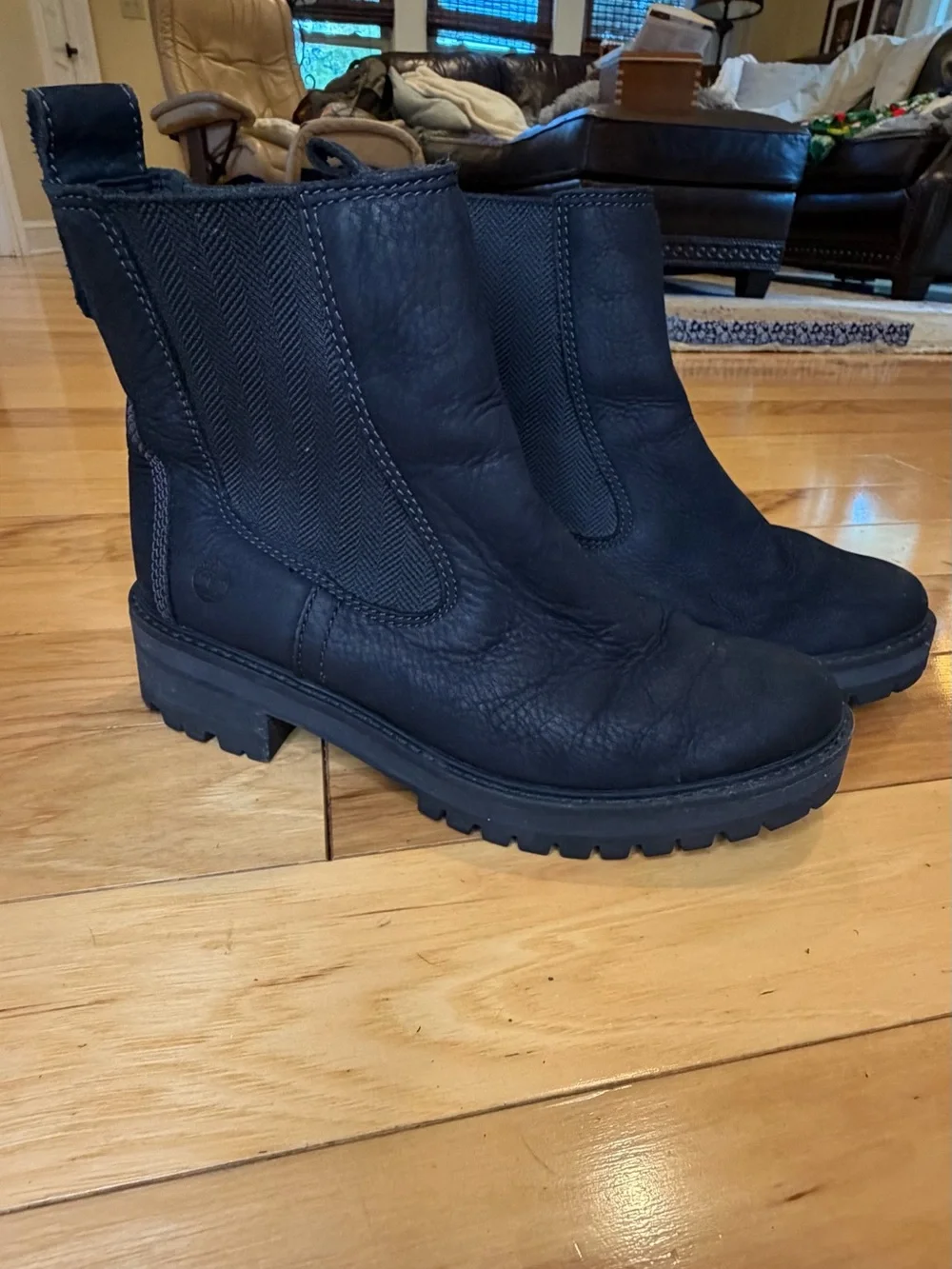 Timberland Courmayeur Valley Black Leather Chelsea Boots Lug Sole Womens Sz 9⁠